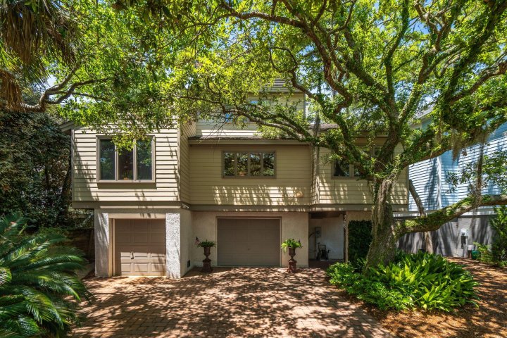 12 Marsh Island Lane active home in Wild Dunes, Isle of Palms, SC