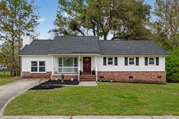 130 Cornell Drive active home in College Park, Ladson, SC