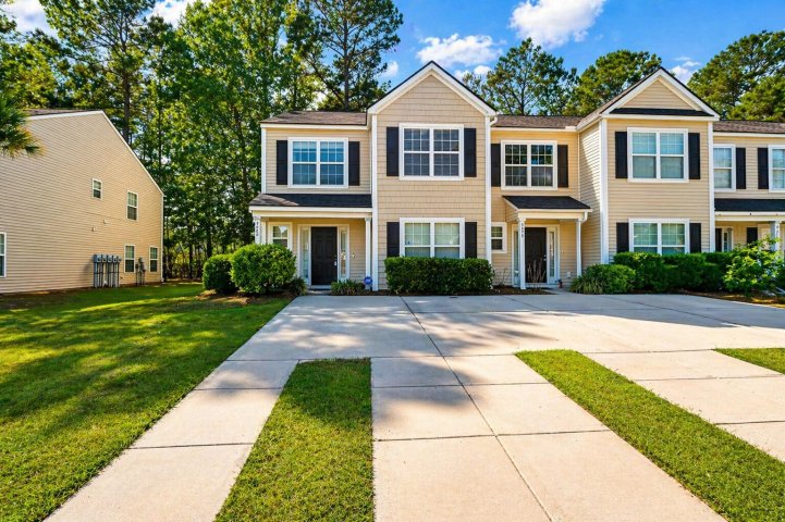 9088 Maple Grove Drive pending home in Wescott Plantation, Summerville, SC