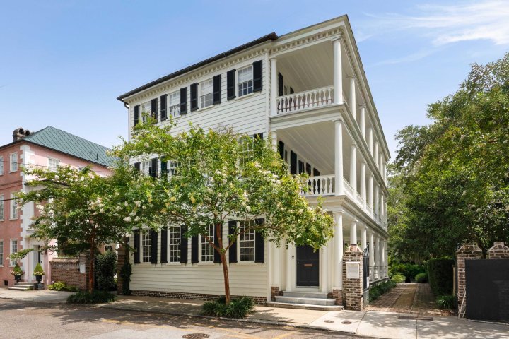 125 Tradd Street active home in South Of Broad, Charleston, SC