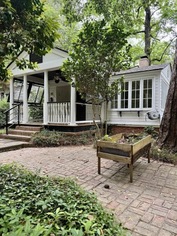 122 Gadsden Street active home in Historic District, Summerville, SC