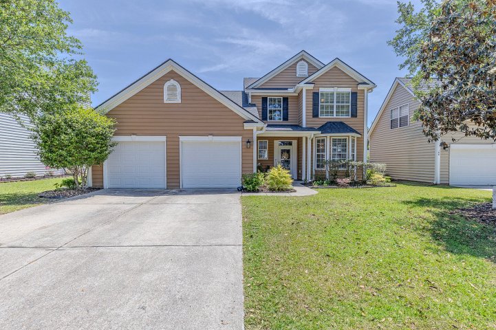 108 Back Tee Circle active home in Legend Oaks Plantation, Summerville, SC