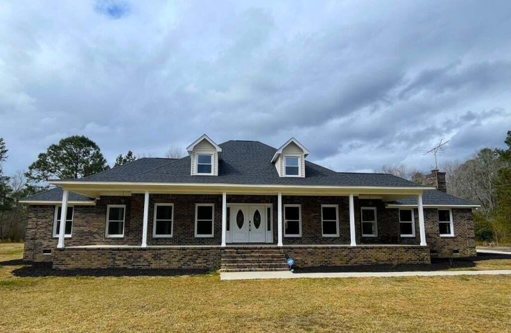 A home in Sunset Acres, Holly Hill