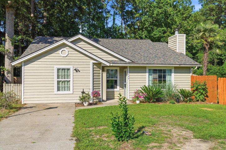 204 Oxford Way pending home in Sangaree, Summerville, SC