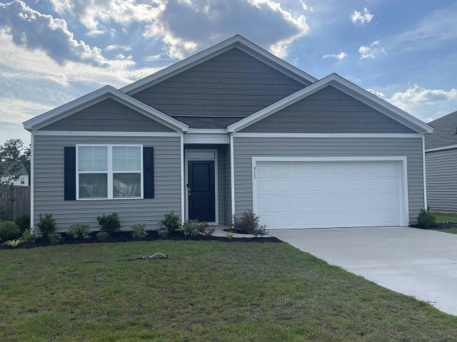 911 Woodside Creek Lane active home in Cane Bay Plantation, Summerville, SC