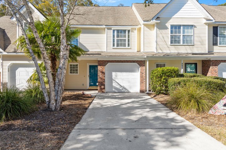 8653 Grassy Oak Trail active home in Coosaw Commons, North Charleston, SC