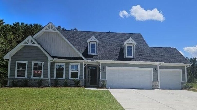 263 Huguenot Trail active home in French Quarter Creek, Huger, SC