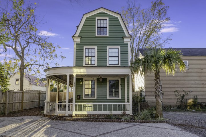 265 Coming Street B active home in Elliotborough, Charleston, SC