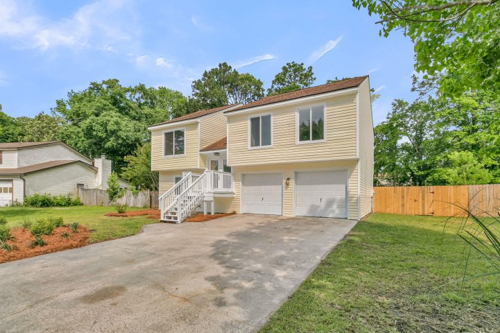 104 Foxfire Court active home in Sangaree, Summerville, SC