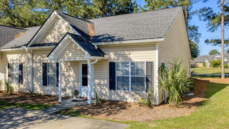 7360 Suncatcher Drive active home in Tanner Plantation, Hanahan, SC