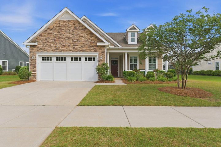 3069 Cross Vine Lane active home in The Ponds, Summerville, SC