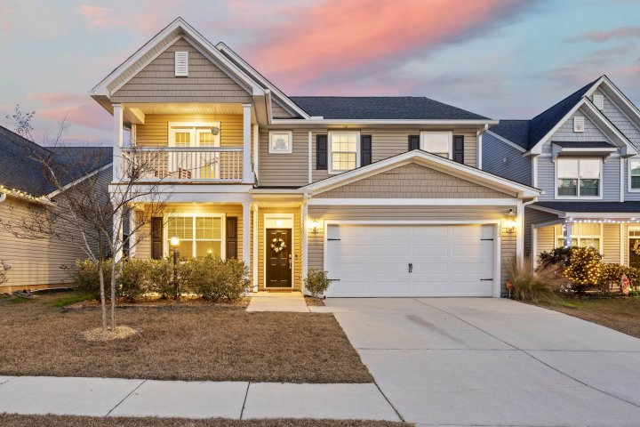 622 Pendleton Drive active home in Foxbank Plantation, Moncks Corner, SC