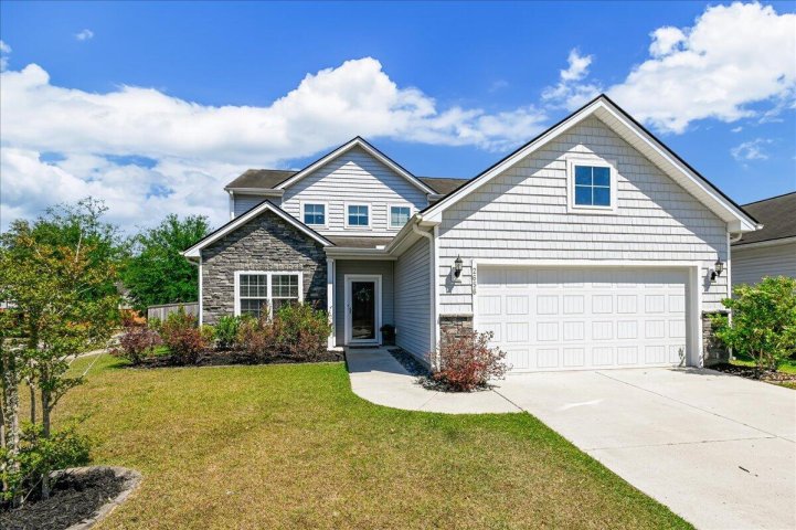 2656 Doubletree Court active home in Carolina Bay, Charleston, SC