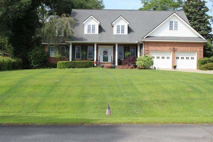 472 Santee Drive active home in Santee Cooper Resort, Santee, SC