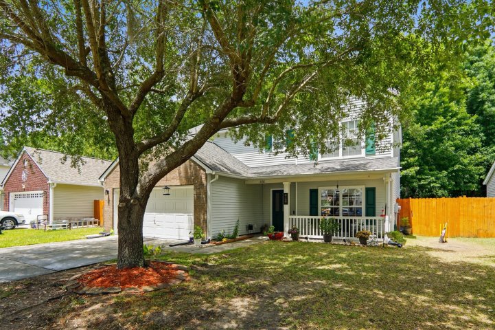 5150 Torrey Lane active home in Wescott Plantation, Summerville, SC
