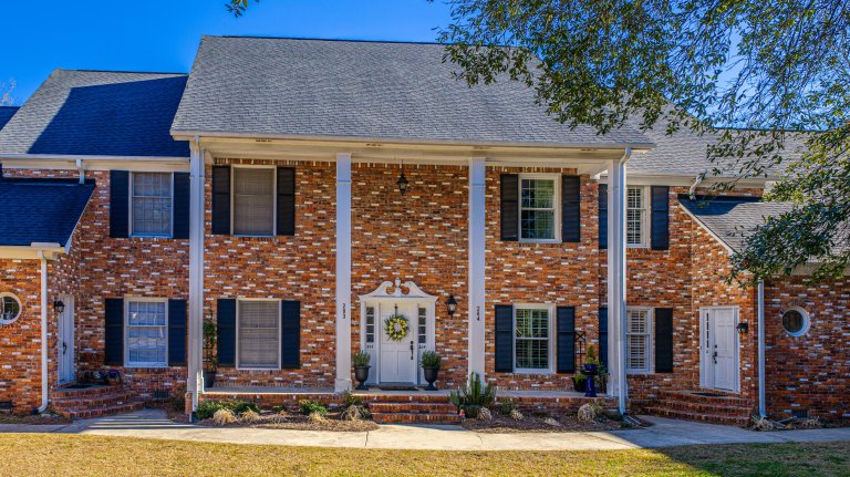205 Woodlake Drive active home in Ashborough, Summerville, SC