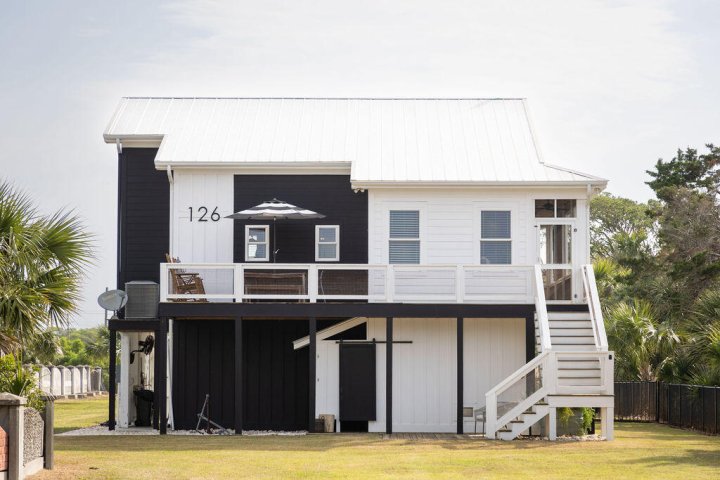 126 C Jungle Road active home in Edisto Beach, Edisto Island, SC