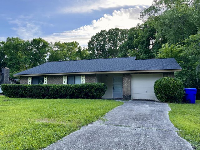 1039 Yorktown Drive pending home in Queensborough, Charleston, SC