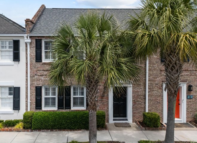 20 Charlestowne Court active home in Harleston Village, Charleston, SC