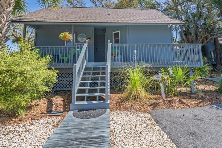 204 Sea Cloud Circle active home in Ocean Ridge, Edisto Island, SC