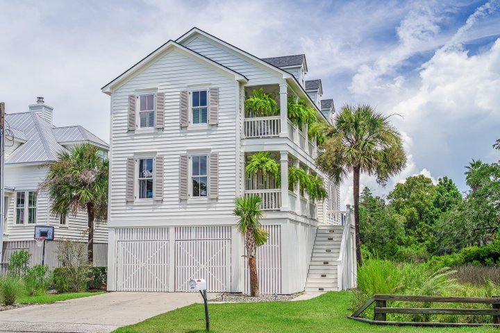 112 Middle Street active home in Old Village, Mount Pleasant, SC