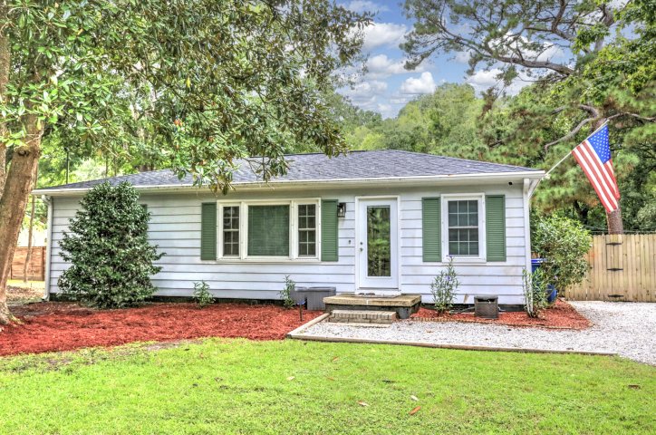 3572 Berryhill Road active home in Cedar Springs, Johns Island, SC