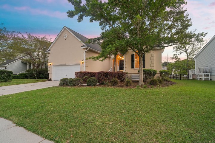 1892 Palmetto Isle Drive active home in Rivertowne Country Club, Mount Pleasant, SC