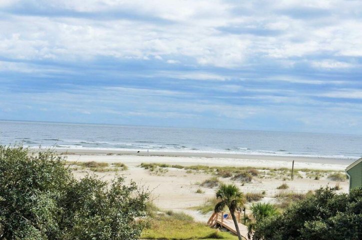 7600 Palmetto 1 13th Share Drive A active home in Wild Dunes, Isle of Palms, SC