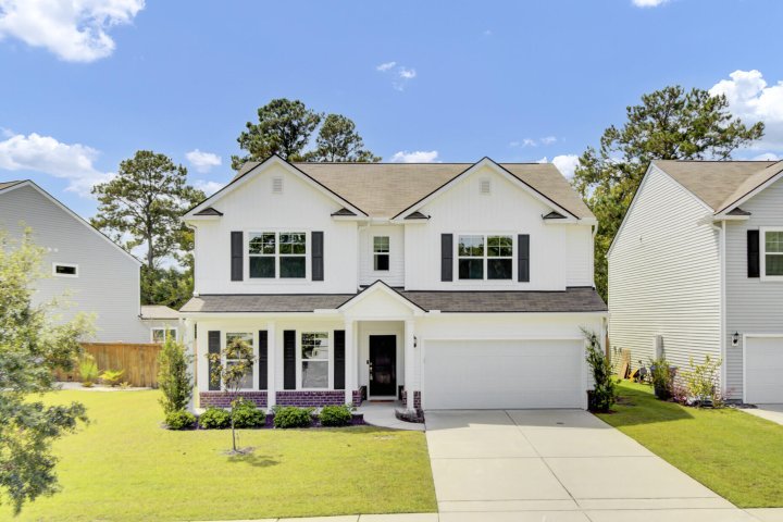 2007 Elvington Road active home in Oakfield, Johns Island, SC