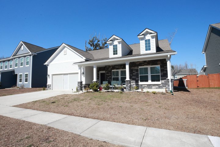 6013 Coral Berry Road active home in Tanner Plantation, Hanahan, SC