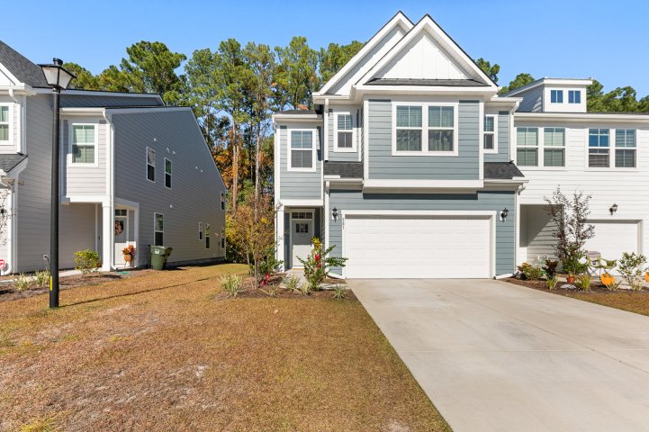 581 Trotters Lane active home in Foxbank Plantation, Moncks Corner, SC