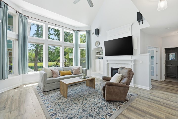 1609 William Hapton Way active home in Park West, Mount Pleasant, SC