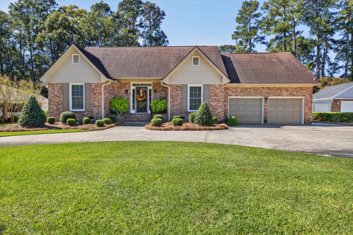 126 Wateree Drive active home in Santee Cooper Resort, Santee, SC