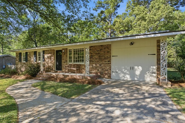 411 Forest Circle active home in Oakdale Estates, Summerville, SC
