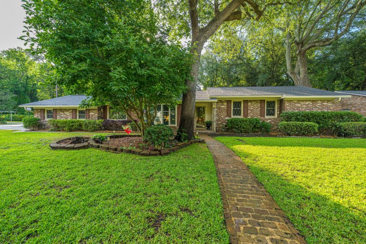 Homes in Sandhurst, Charleston