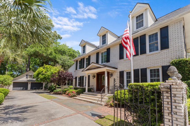 1043 Loyalist Lane active home in Snee Farm, Mount Pleasant, SC
