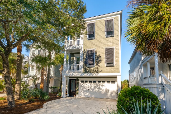 25 Ocean Point Drive active home in Wild Dunes, Isle of Palms, SC