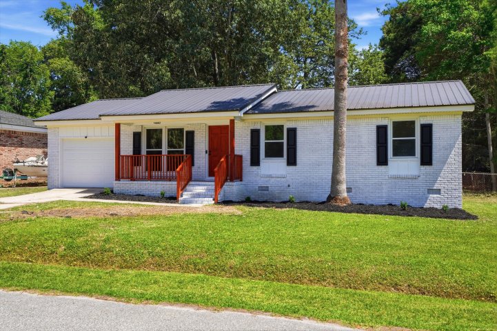 452 Madeline Drive active home in Boulder Bluff, Goose Creek, SC