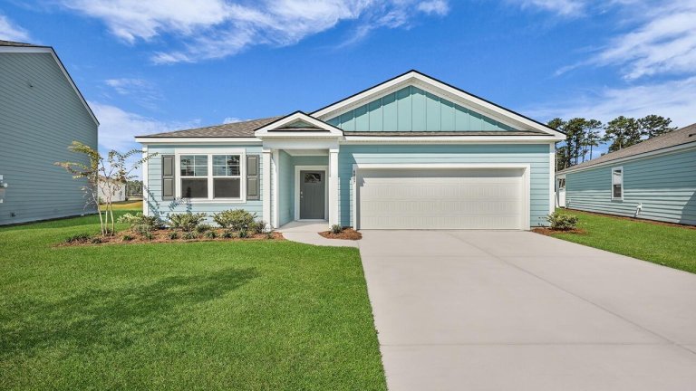 8019 Ardbeg Cove active home in Hillcrest, Ravenel, SC