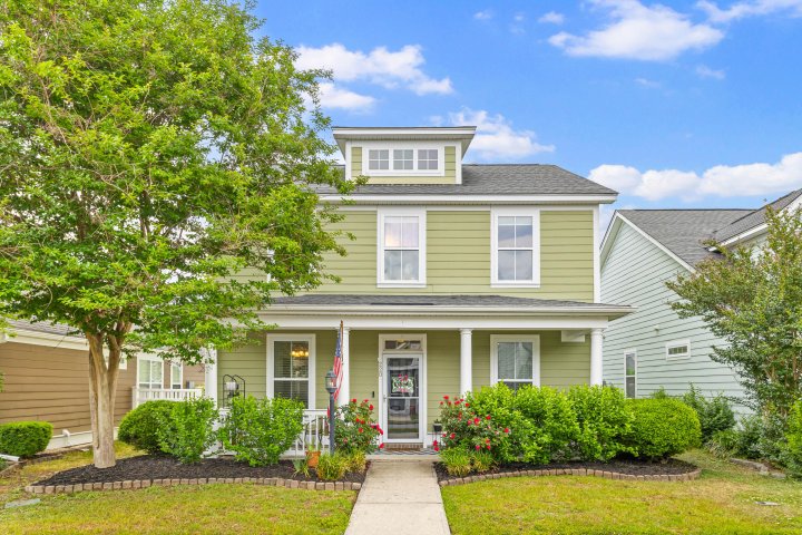 220 Crossandra Avenue active home in White Gables, Summerville, SC