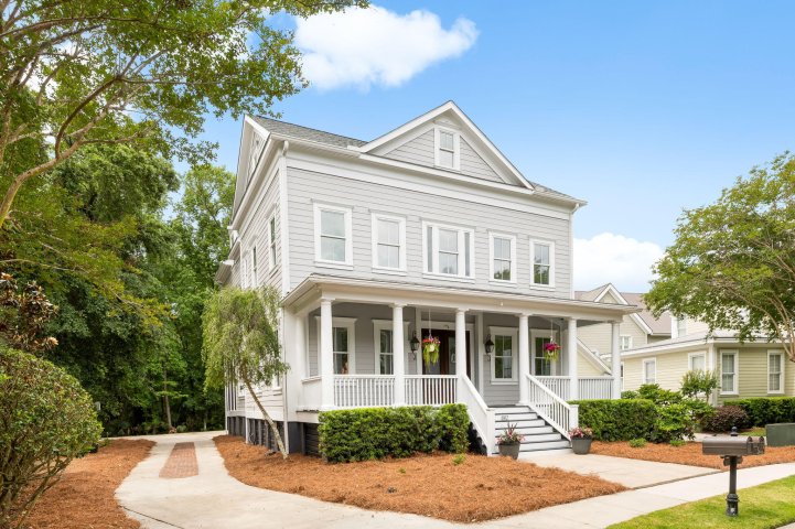 882 Tupelo Bay Drive active home in Belle Hall, Mount Pleasant, SC