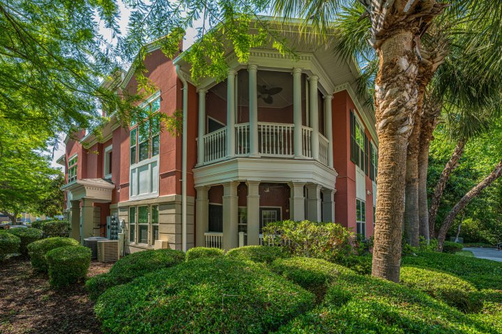 1216 Telfair Way active home in Mira Vista, Charleston, SC