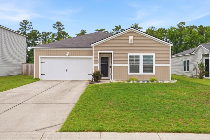 517 Spanish Wells Road active home in Cane Bay Plantation, Summerville, SC