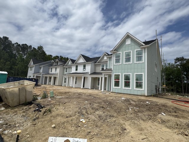 723 Alma Square Drive active home in Abbey Walk, Moncks Corner, SC