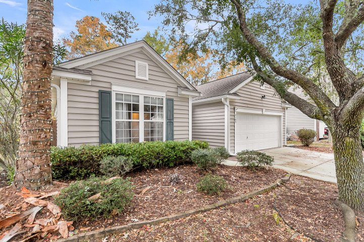 2105 Baldwin Park Drive active home in Park West, Mount Pleasant, SC