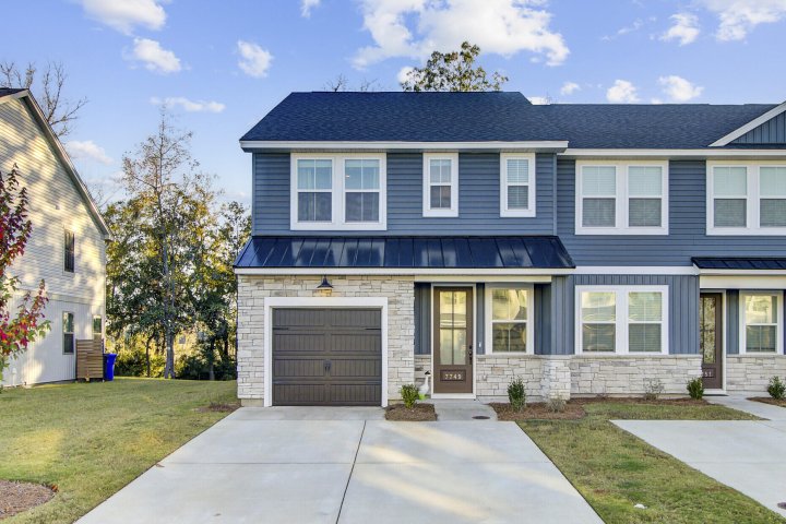 7749 Park Gate Drive active home in The Park at Rivers Edge, North Charleston, SC