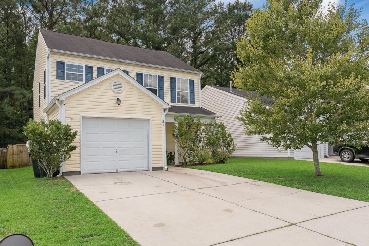 121 Coosawatchie Street active home in Lakes Of Summerville, Summerville, SC