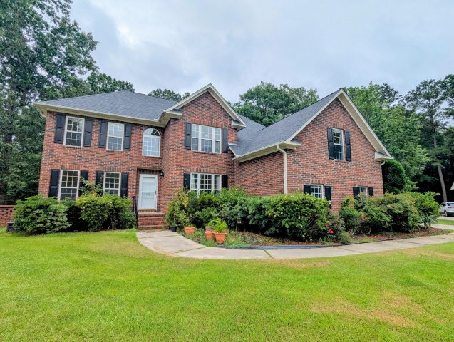 150 Haleswood Circle active home in Crowfield Plantation, Goose Creek, SC