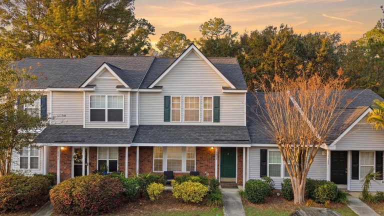 1103 Elm Hall Circle active home in Summer Wood, Summerville, SC