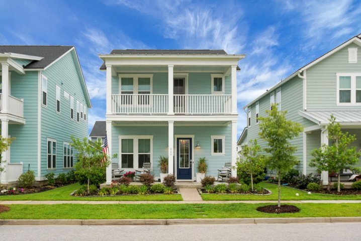 400 Woodgate Way active home in Summers Corner, Summerville, SC